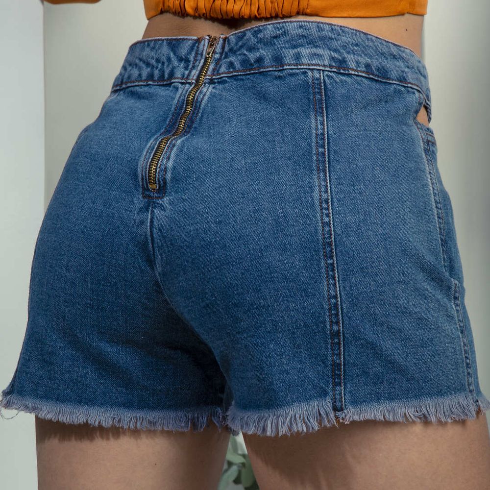 shorts com ziper atras